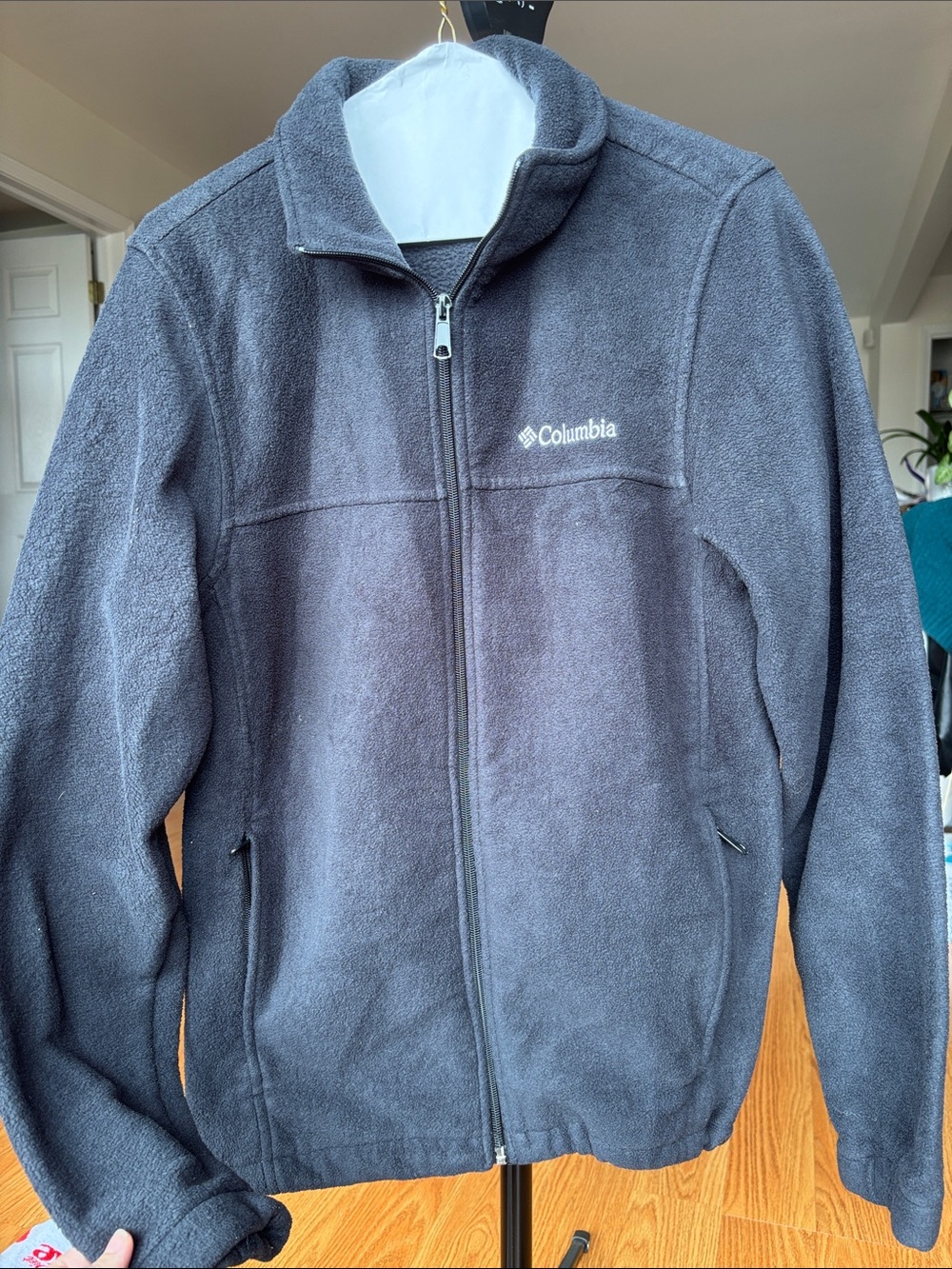 Columbia Black Full-Zip Lightweight Fleece Jacket
